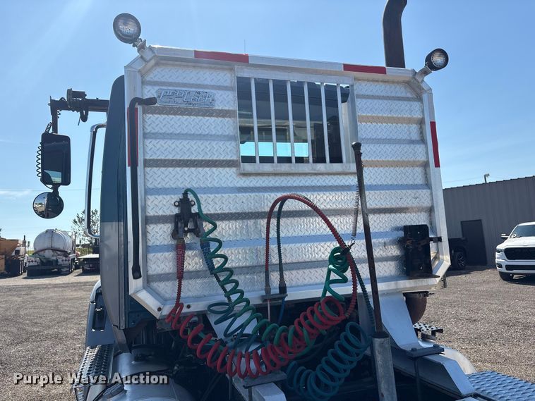 image for item EG8948 2008 International TranStar 8600 semi truck
