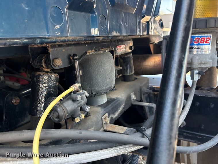 image for item EG8948 2008 International TranStar 8600 semi truck