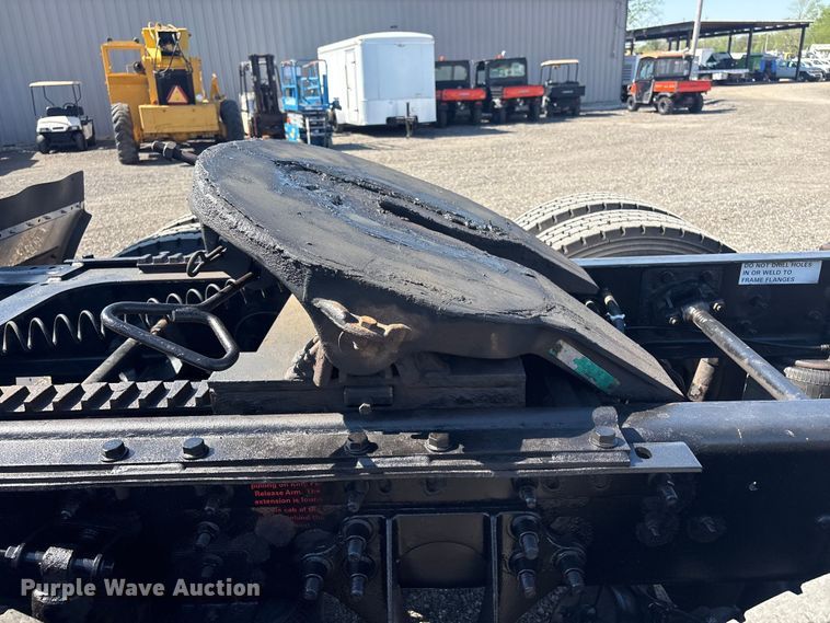 image for item EG8948 2008 International TranStar 8600 semi truck