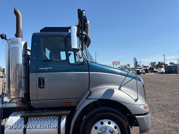 image for item EG8948 2008 International TranStar 8600 semi truck