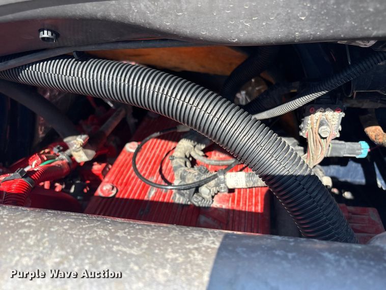 image for item EG8948 2008 International TranStar 8600 semi truck