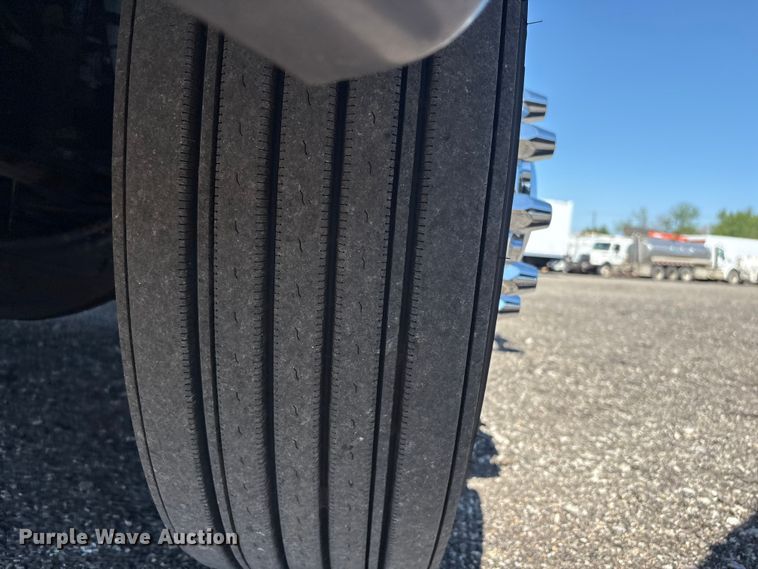 image for item EG8948 2008 International TranStar 8600 semi truck