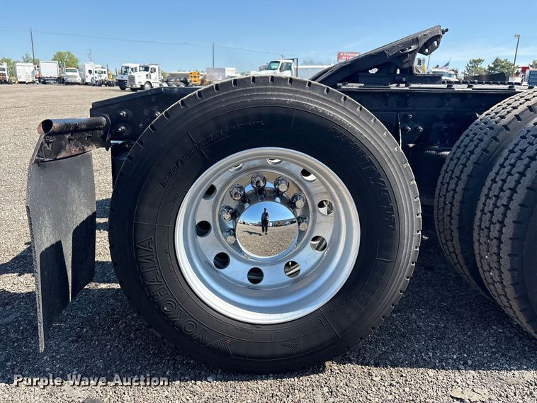 image for item EG8948 2008 International TranStar 8600 semi truck
