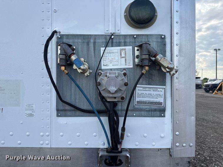 image for item EG8965 2006 Wabash National dry van trailer