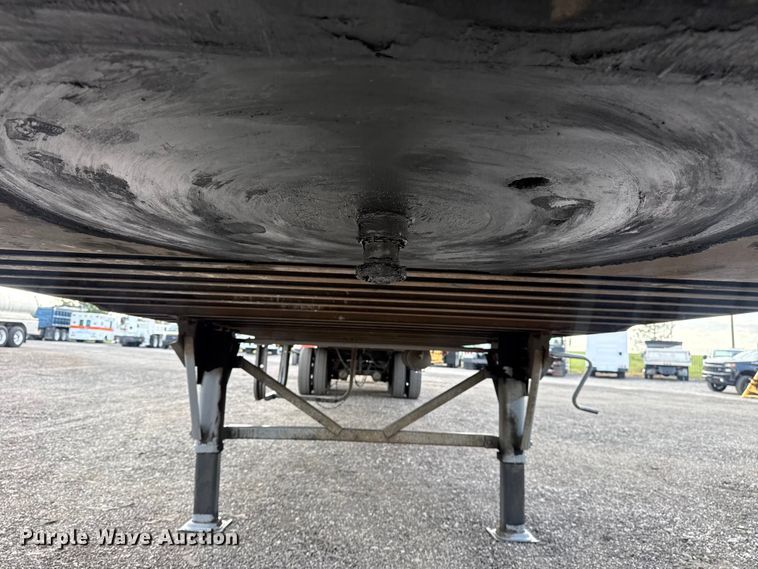 image for item EG8965 2006 Wabash National dry van trailer