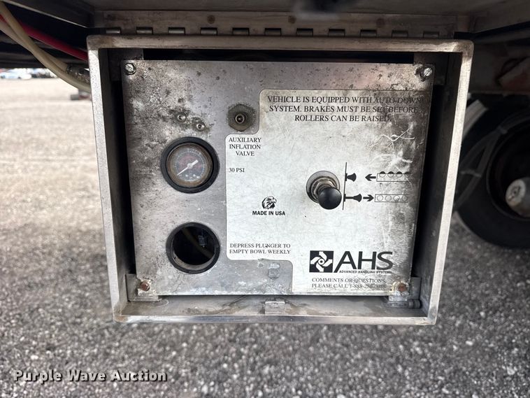 image for item EG8965 2006 Wabash National dry van trailer