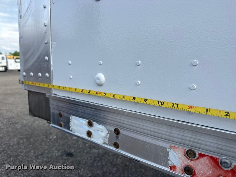 image for item EG8965 2006 Wabash National dry van trailer