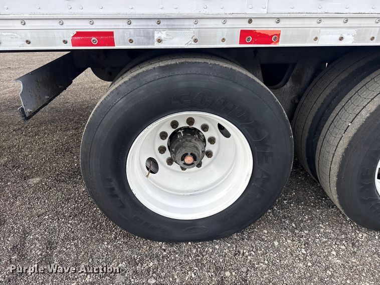 image for item EG8965 2006 Wabash National dry van trailer