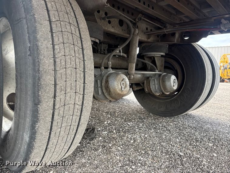 image for item EG8965 2006 Wabash National dry van trailer