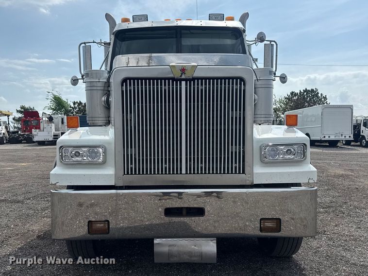 image for item EG8997 2012 Western Star 4900 semi truck