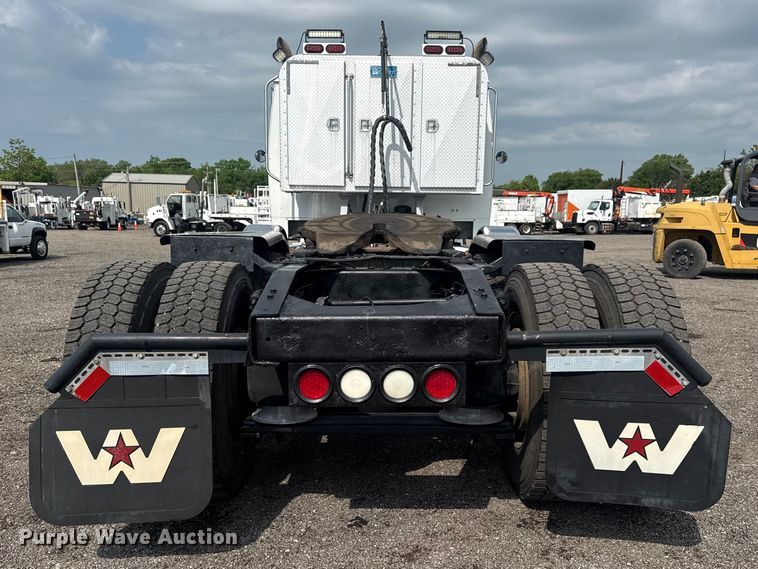image for item EG8997 2012 Western Star 4900 semi truck