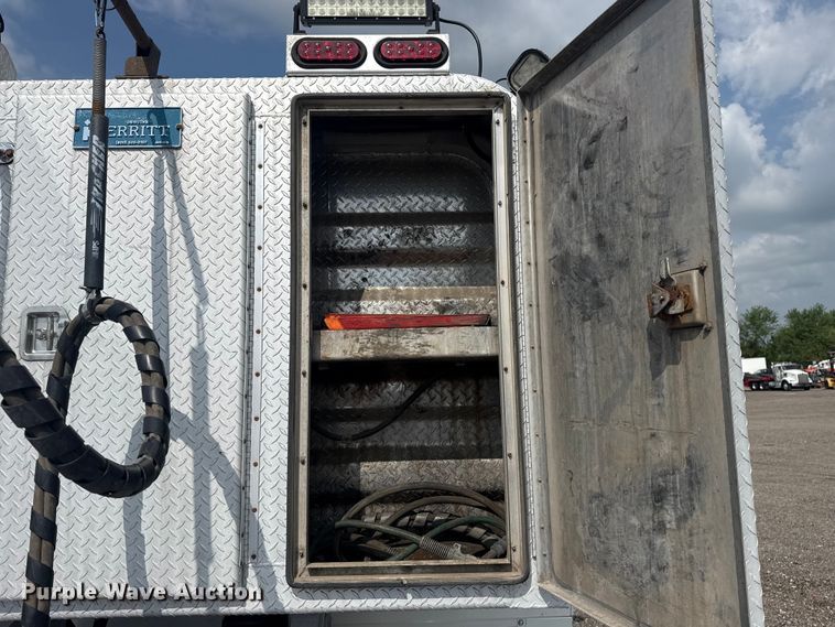 image for item EG8997 2012 Western Star 4900 semi truck