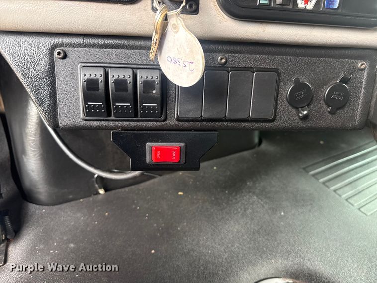 image for item EG8997 2012 Western Star 4900 semi truck