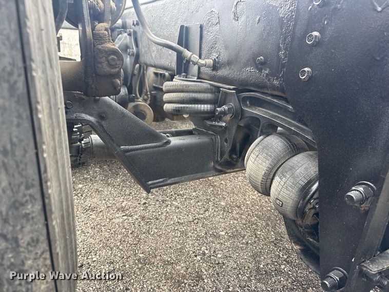 image for item EG8997 2012 Western Star 4900 semi truck