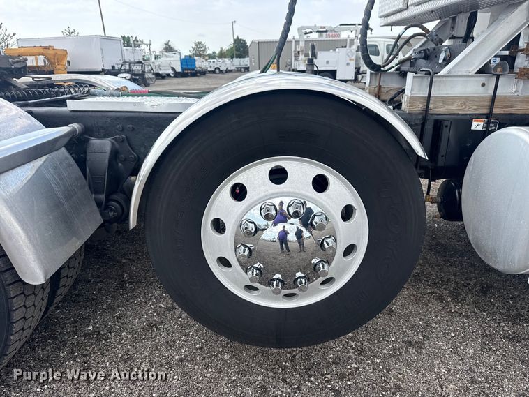 image for item EG8997 2012 Western Star 4900 semi truck