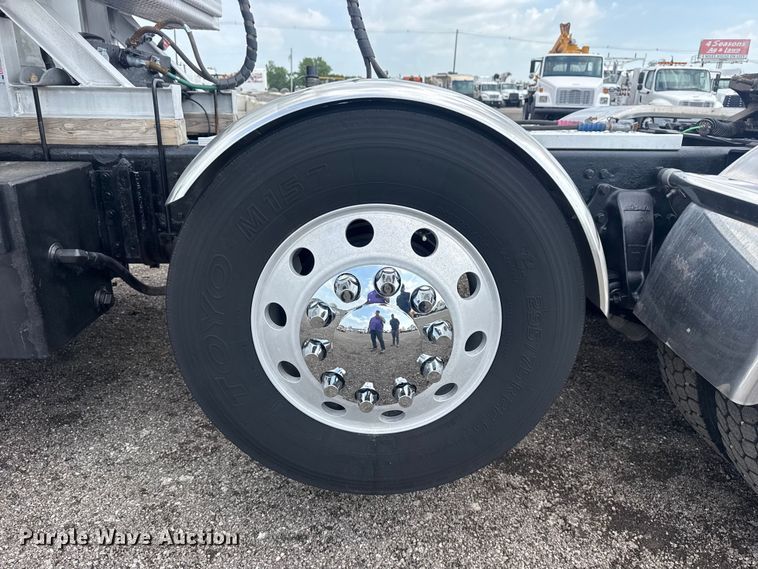image for item EG8997 2012 Western Star 4900 semi truck