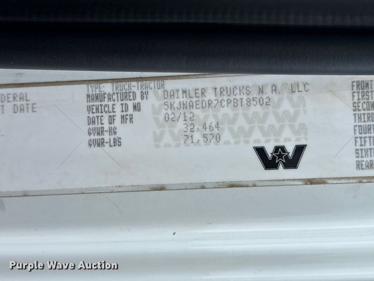 image for item EG8997 2012 Western Star 4900 semi truck