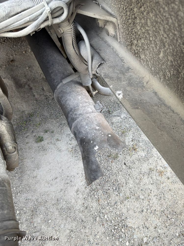 image for item EL0109 2016 Freightliner Cascadia semi truck