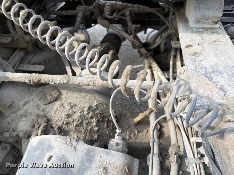 image for item EL0109 2016 Freightliner Cascadia semi truck