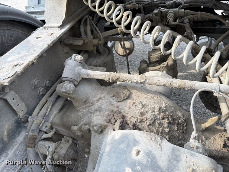 image for item EL0109 2016 Freightliner Cascadia semi truck