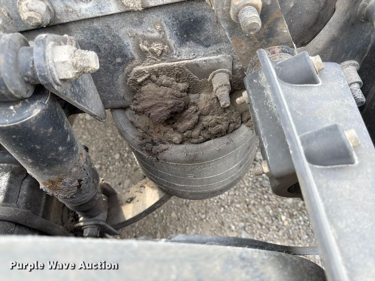 image for item EL0109 2016 Freightliner Cascadia semi truck