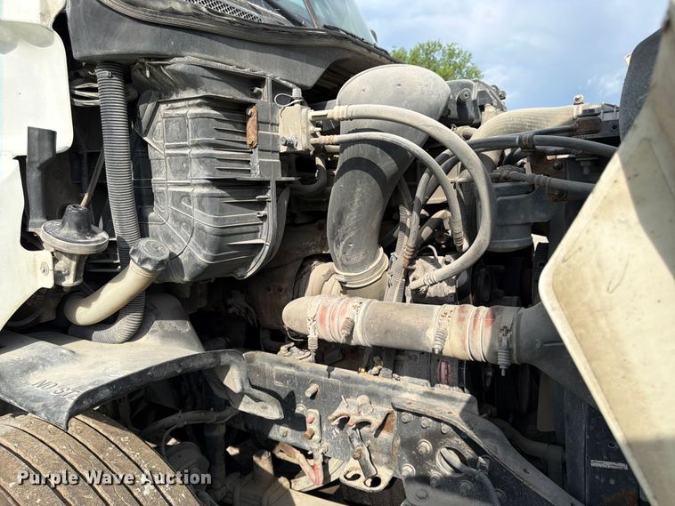 image for item EL0109 2016 Freightliner Cascadia semi truck