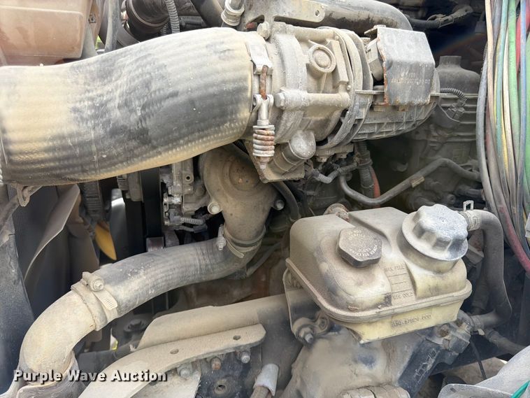 image for item EL0109 2016 Freightliner Cascadia semi truck