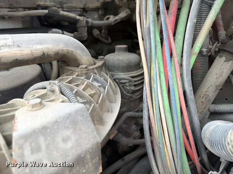 image for item EL0109 2016 Freightliner Cascadia semi truck