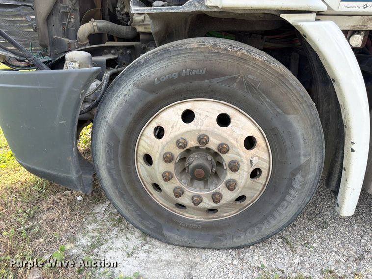 image for item EL0109 2016 Freightliner Cascadia semi truck