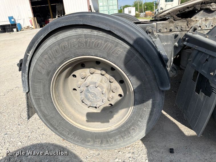 image for item EL0109 2016 Freightliner Cascadia semi truck