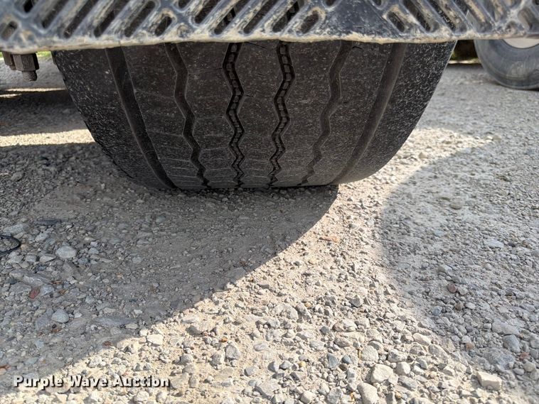 image for item EL0109 2016 Freightliner Cascadia semi truck