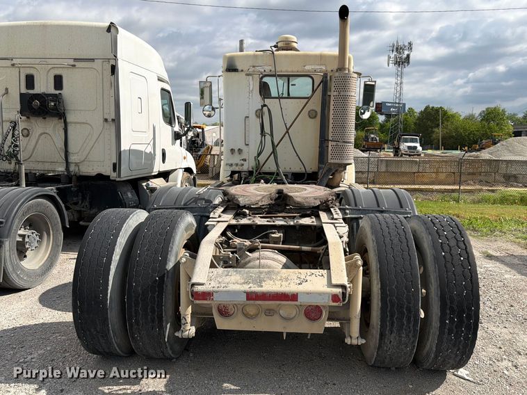 image for item EL0110 2006 Kenworth T800 semi truck