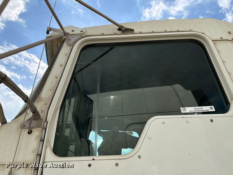 image for item EL0110 2006 Kenworth T800 semi truck