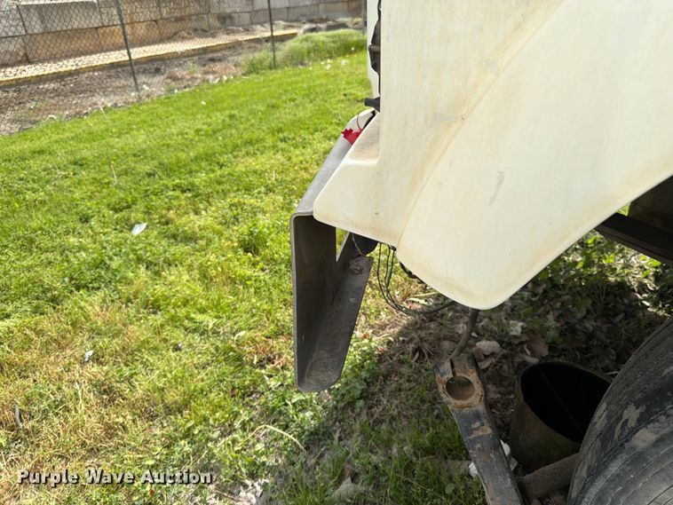 image for item EL0110 2006 Kenworth T800 semi truck