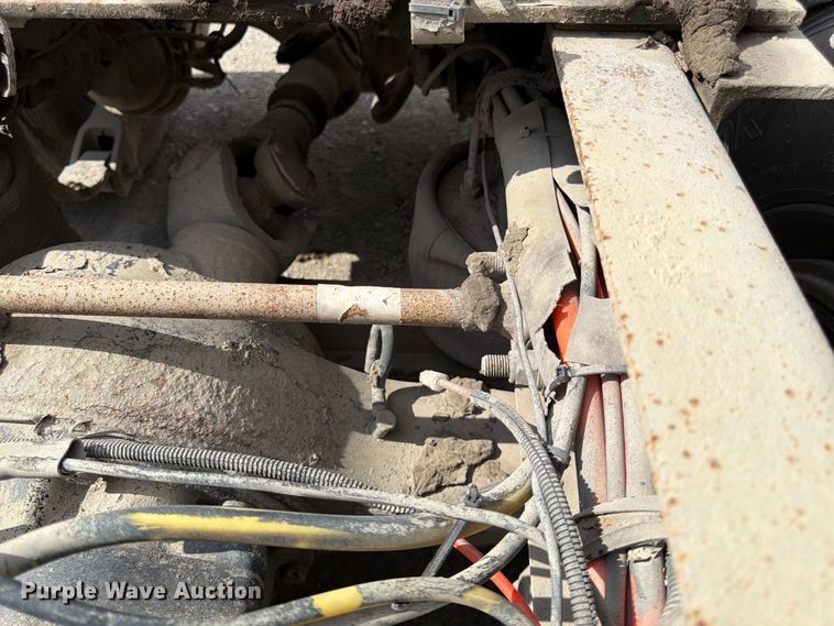 image for item EL0110 2006 Kenworth T800 semi truck