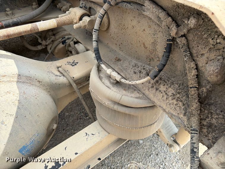 image for item EL0110 2006 Kenworth T800 semi truck