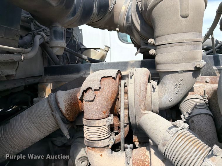 image for item EL0110 2006 Kenworth T800 semi truck