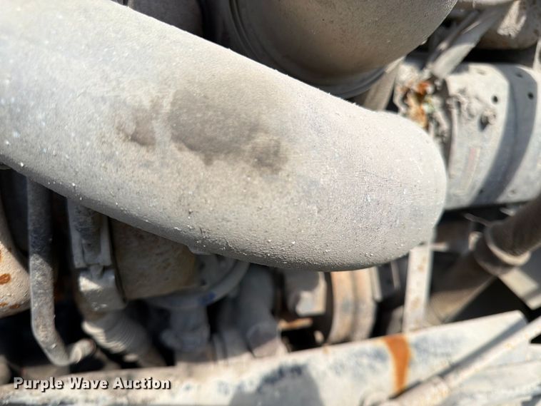 image for item EL0110 2006 Kenworth T800 semi truck