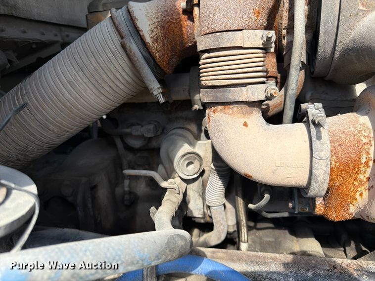 image for item EL0110 2006 Kenworth T800 semi truck