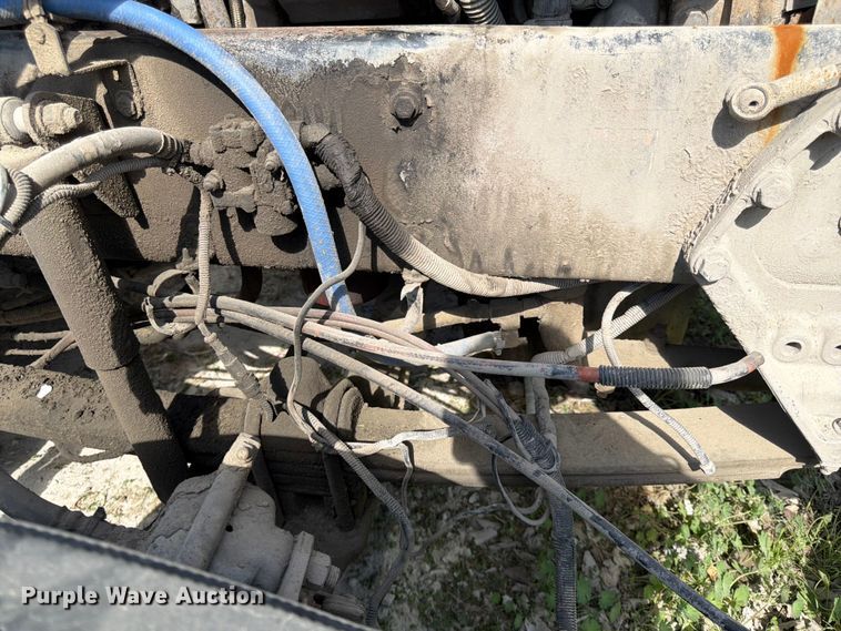 image for item EL0110 2006 Kenworth T800 semi truck