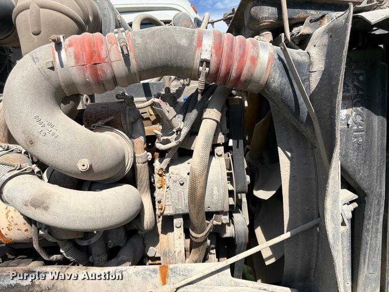 image for item EL0110 2006 Kenworth T800 semi truck