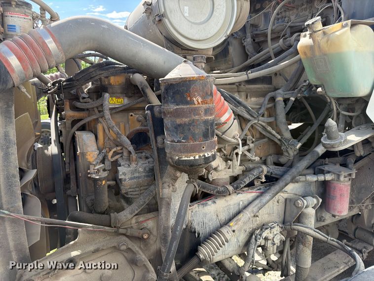 image for item EL0110 2006 Kenworth T800 semi truck