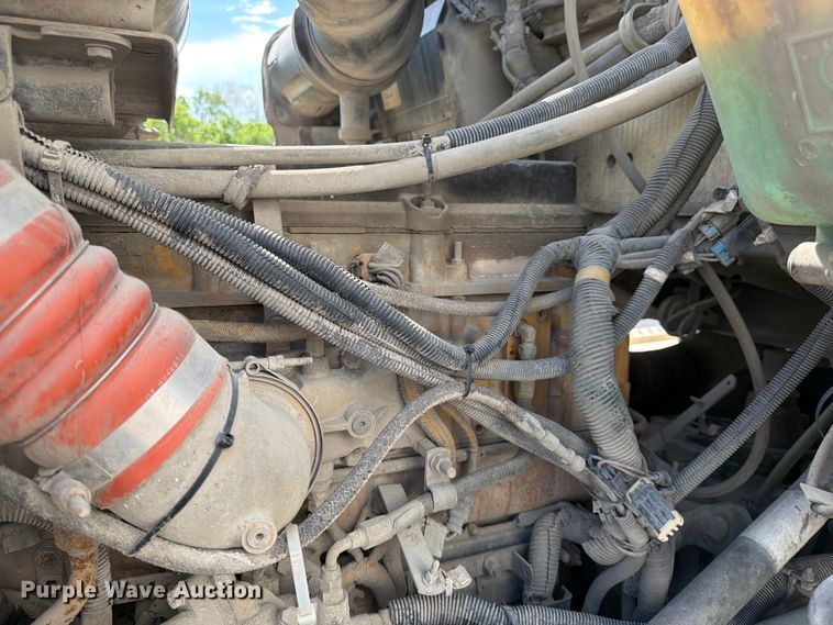 image for item EL0110 2006 Kenworth T800 semi truck