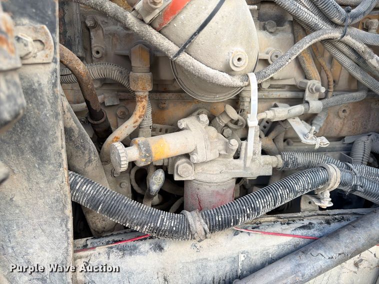 image for item EL0110 2006 Kenworth T800 semi truck