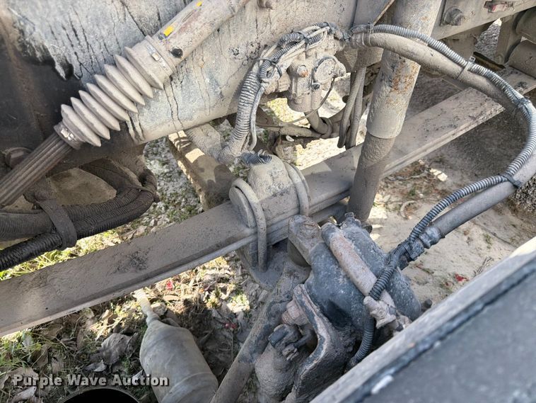 image for item EL0110 2006 Kenworth T800 semi truck