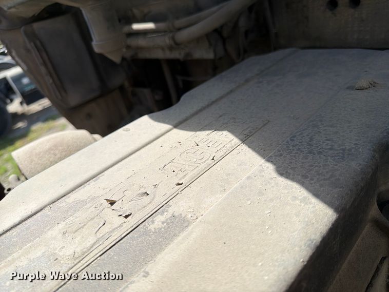 image for item EL0110 2006 Kenworth T800 semi truck