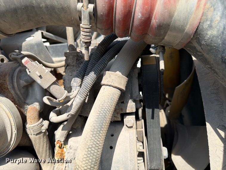 image for item EL0110 2006 Kenworth T800 semi truck