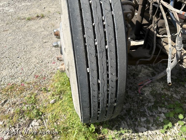 image for item EL0110 2006 Kenworth T800 semi truck