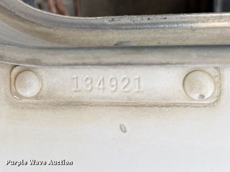 image for item EL0110 2006 Kenworth T800 semi truck