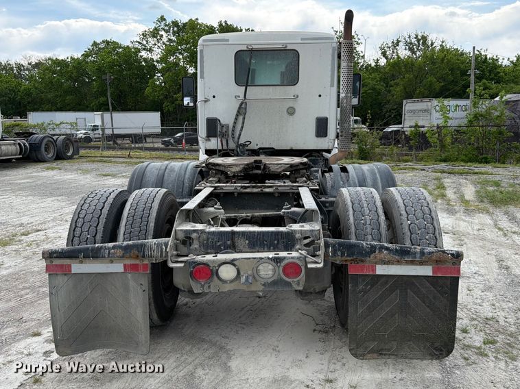 image for item EL0111 2016 Kenworth T880 semi truck